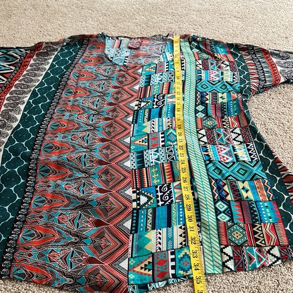 Johnny was 2X printed multi tunic . - Picture 5 of 8